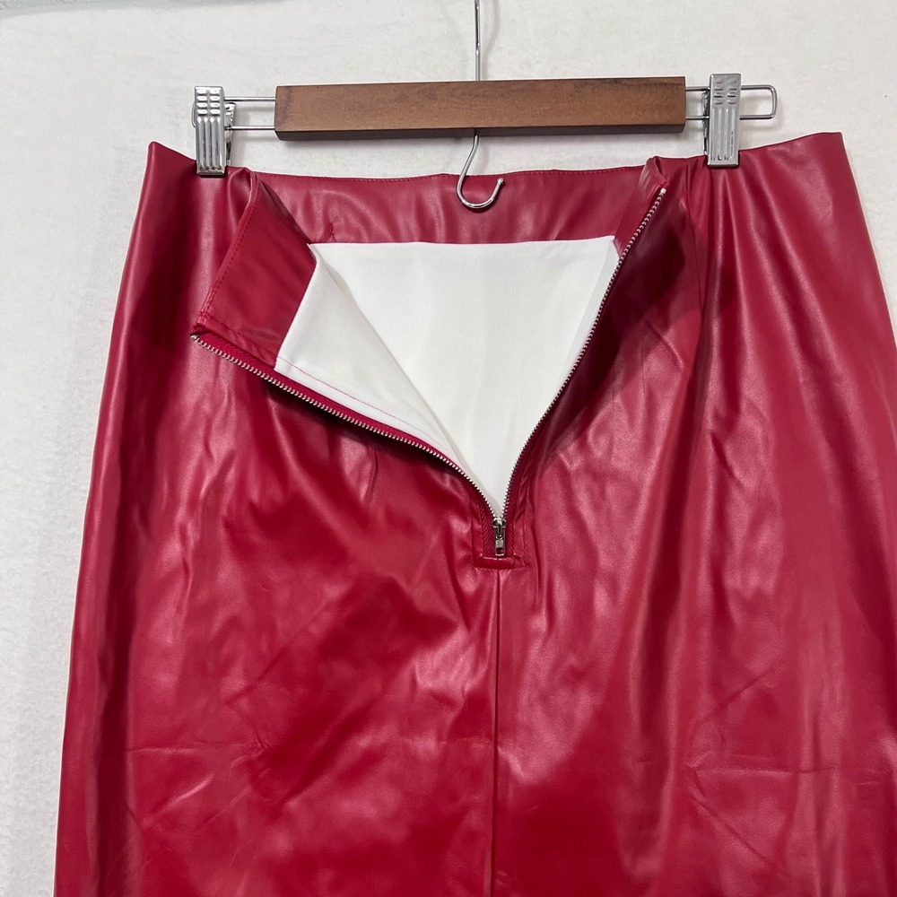 Festive Chic Red Faux Leather Pencil Skirt Midi Length Back Zip Women's Sz S/M - Picture 6 of 9